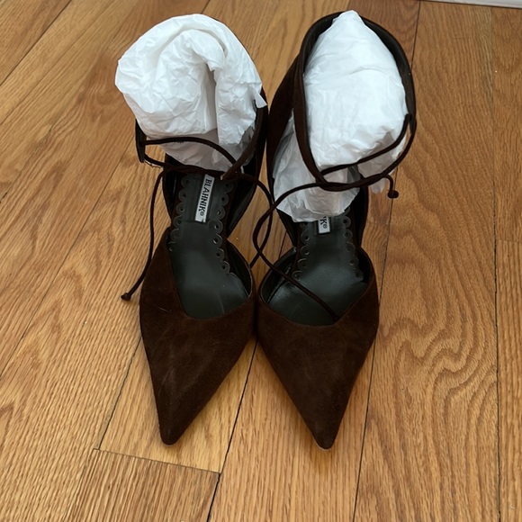 Dark brown suede Manolo Blanik ankle tie heels in size 38 1/2. - Picture 3 of 3